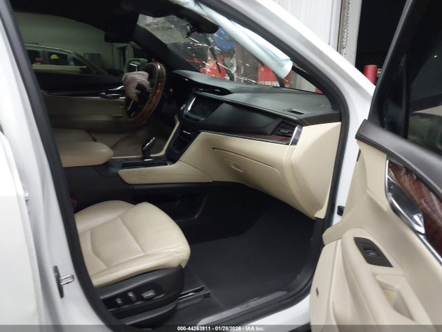 2017 CADILLAC XT5 1GYKNCRSXHZ218500 Photo 4