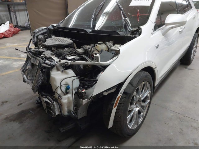 2017 CADILLAC XT5 1GYKNCRSXHZ218500 Photo 5