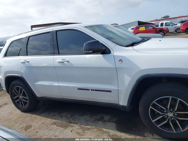1C4RJFLG0JC138704 Jeep Grand Cherokee Trailhawk 4x4