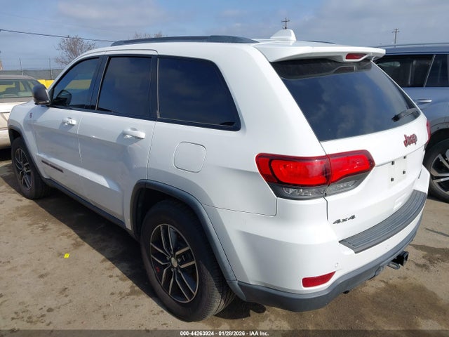 1C4RJFLG0JC138704 Jeep Grand Cherokee Trailhawk 4x4