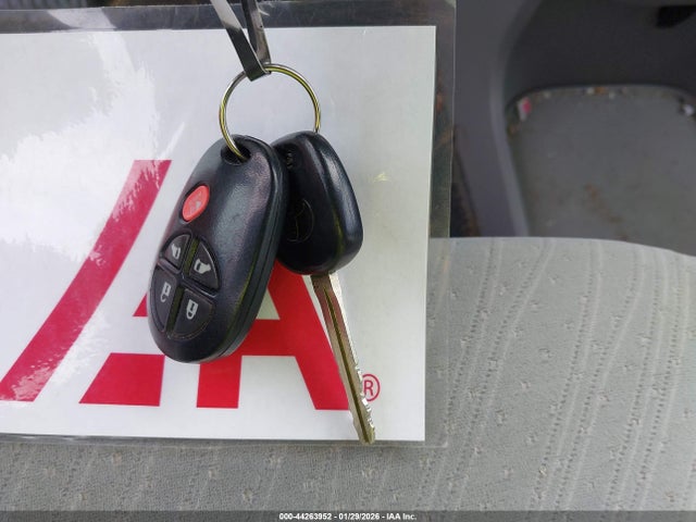 5TDKZ3DC5KS997145 Toyota Sienna Le 8 Passenger