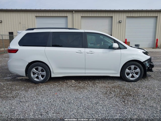 5TDKZ3DC5KS997145 Toyota Sienna Le 8 Passenger