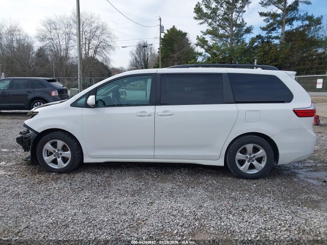 5TDKZ3DC5KS997145 Toyota Sienna Le 8 Passenger