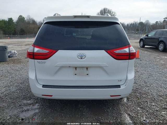 5TDKZ3DC5KS997145 Toyota Sienna Le 8 Passenger