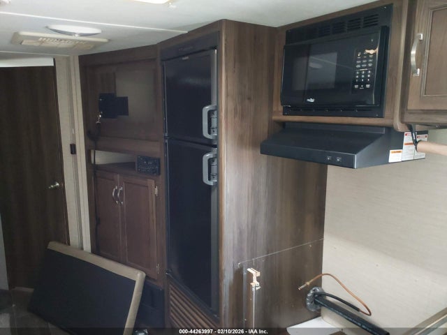 Продаж на аукціоні авто 2019 Keystone Bullet 243, vin: 4YDT26921KT431279, номер лоту: 44263997