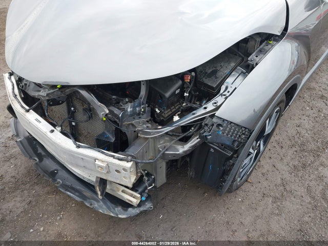 NMTKHMBXXJR043972 Toyota C-hr Xle Premium