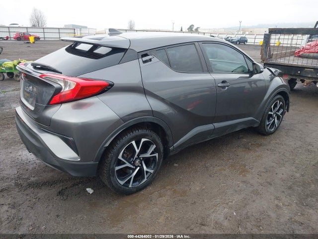 NMTKHMBXXJR043972 Toyota C-hr Xle Premium