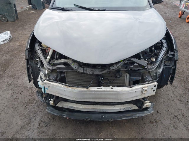 NMTKHMBXXJR043972 Toyota C-hr Xle Premium
