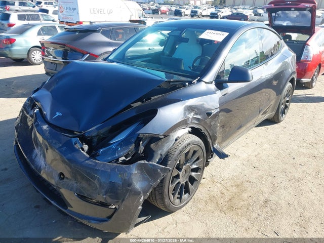 2024 TESLA MODEL Y 7SAYGDEE9RF065344 Photo 1