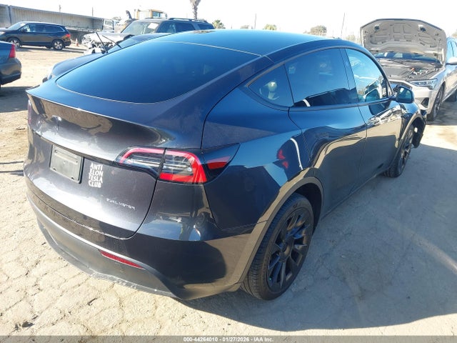 2024 TESLA MODEL Y 7SAYGDEE9RF065344 Photo 3