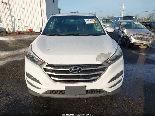 KM8J33A47JU676756 Hyundai TUCSON SEL