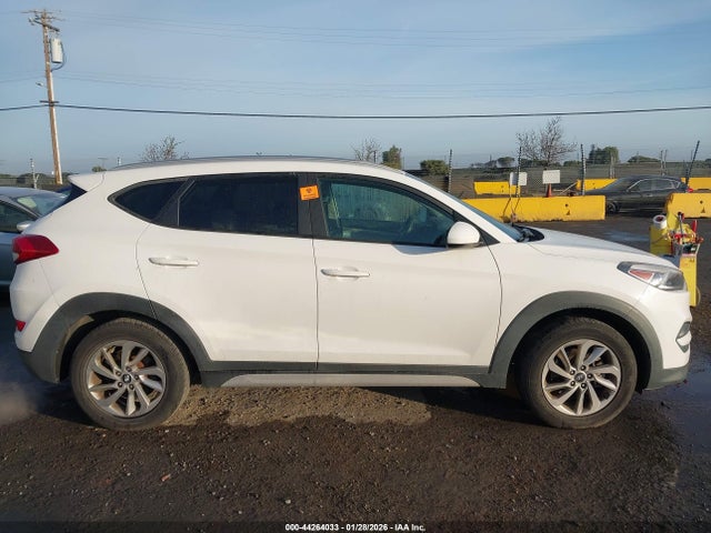 KM8J33A47JU676756 Hyundai TUCSON SEL