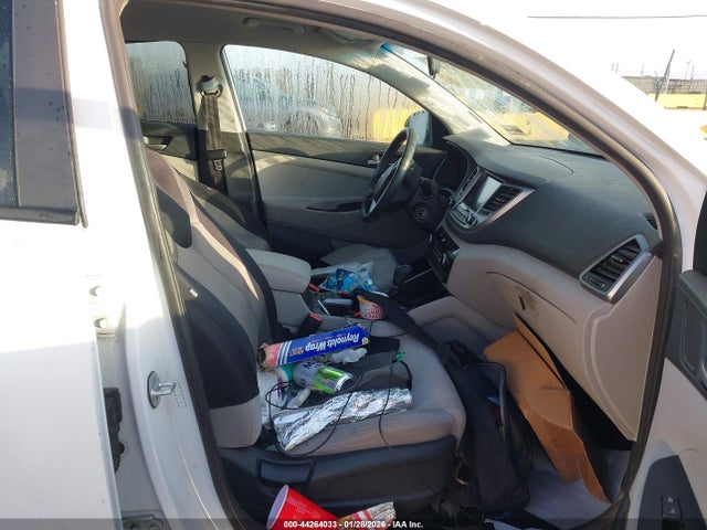 KM8J33A47JU676756 Hyundai TUCSON SEL