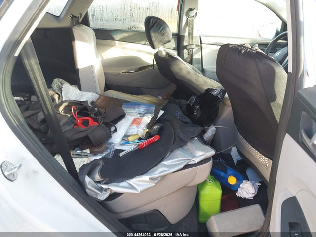 KM8J33A47JU676756 Hyundai TUCSON SEL