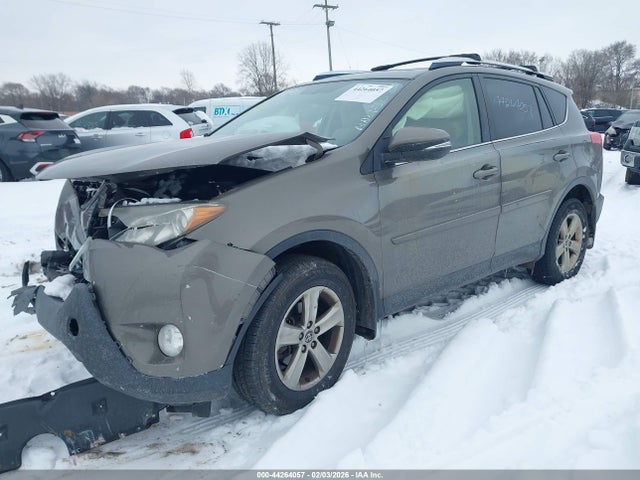 2015 TOYOTA RAV4 JTMRFREVXFD137897 Photo 1