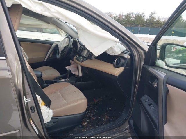 2015 TOYOTA RAV4 JTMRFREVXFD137897 Photo 4