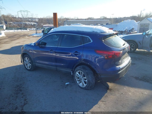 JN1BJ1CR3KW327808 Nissan Rogue Sport S