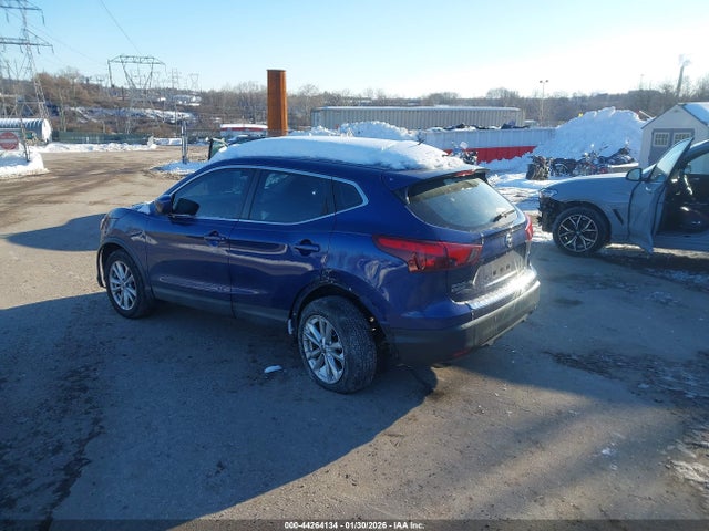 JN1BJ1CR3KW327808 Nissan Rogue Sport S