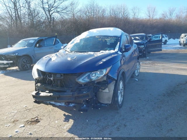 JN1BJ1CR3KW327808 Nissan Rogue Sport S