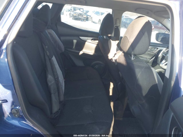 JN1BJ1CR3KW327808 Nissan Rogue Sport S