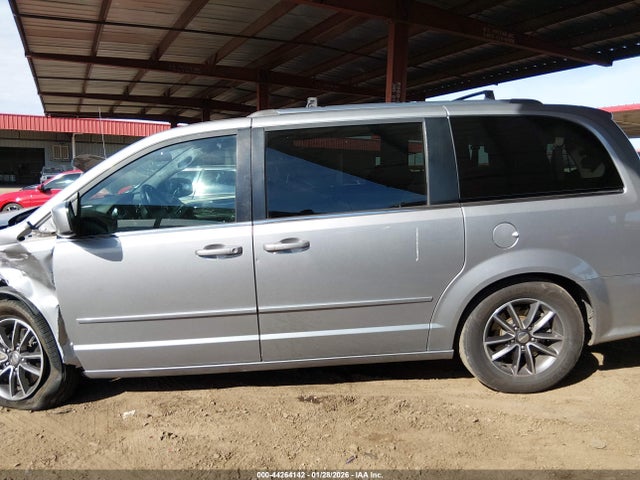 2C4RDGCGXHR735972 Dodge Grand Caravan Sxt