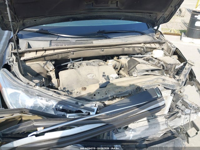 5TDZZRFH9KS346692 Toyota Highlander Le