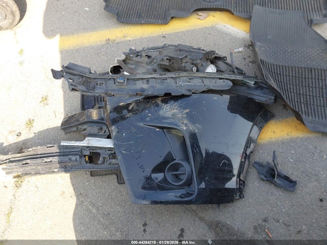 5TDZZRFH9KS346692 Toyota Highlander Le