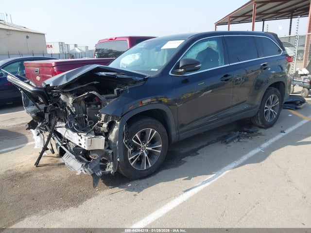 5TDZZRFH9KS346692 Toyota Highlander Le
