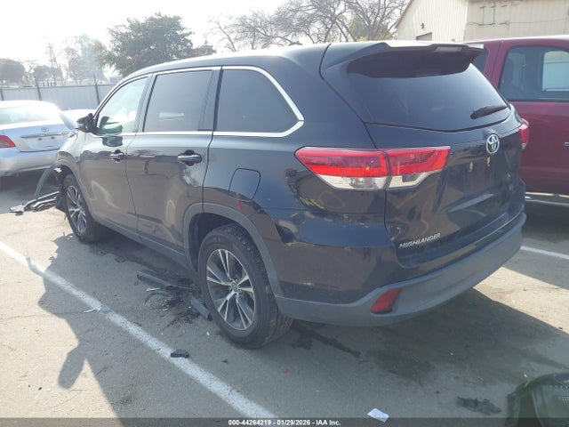 5TDZZRFH9KS346692 Toyota Highlander Le