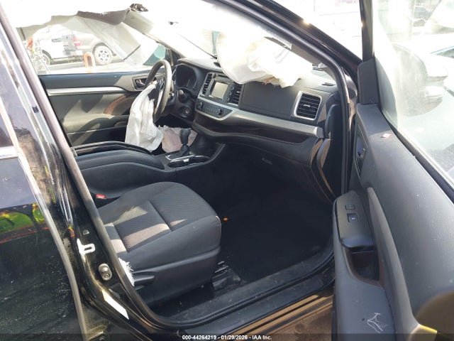 5TDZZRFH9KS346692 Toyota Highlander Le