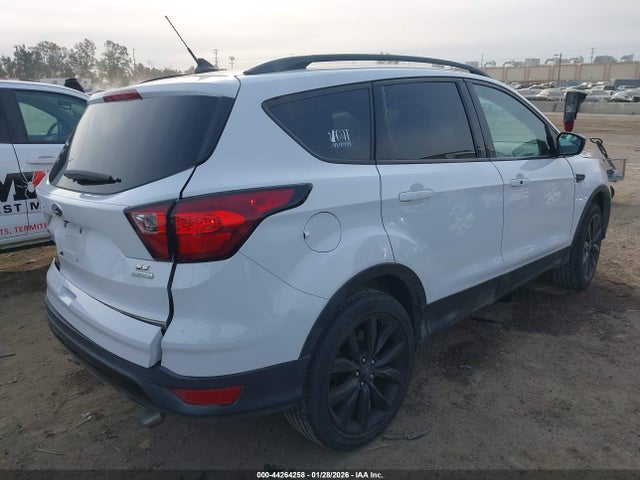 1FMCU0GD0KUA80160 Ford ESCAPE SE