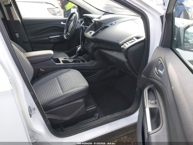 1FMCU0GD0KUA80160 Ford ESCAPE SE