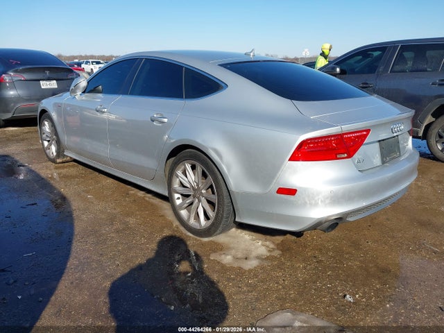 2013 AUDI A7 WAU2GAFC1DN122187 Photo 2