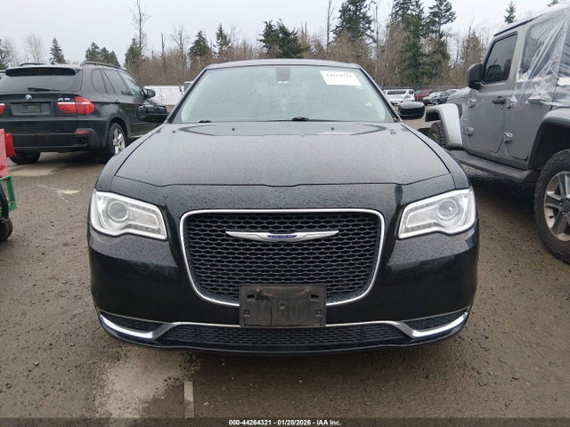Chrysler 300 Touring L 2019 2C3CCAAG7KH547954 Image 13