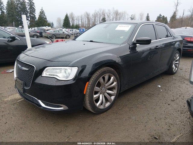 Chrysler 300 Touring L 2019 2C3CCAAG7KH547954 Image 2