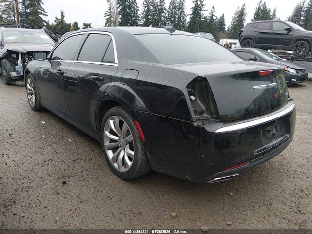 Chrysler 300 Touring L 2019 2C3CCAAG7KH547954 Image 3