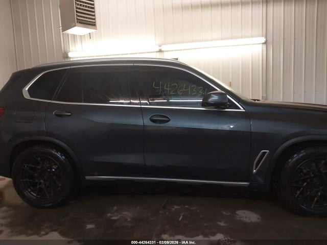 44264331 :رقم المزاد ، 5UXCR6C59KLK88694 vin ، 2019 Bmw X5 Xdrive40i مزاد بيع