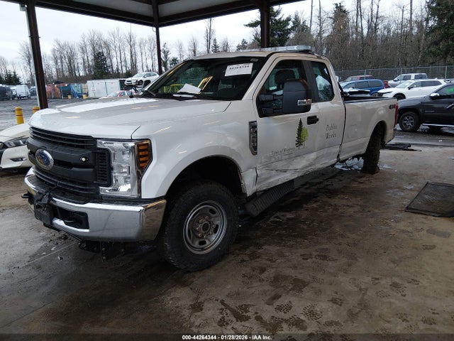 1FT7X2B6XKEG17452 Ford F-250 Xl