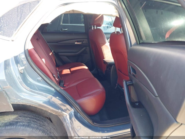 44264349 :رقم المزاد ، 3MVDMBCL6NM419089 vin ، 2022 Mazda Cx-30 Carbon Edition مزاد بيع
