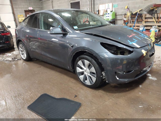 2023 TESLA MODEL Y 7SAYGAEE0PF913395 Photo 0