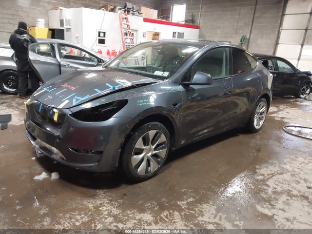 2023 TESLA MODEL Y 7SAYGAEE0PF913395 Photo 1