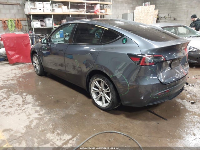 2023 TESLA MODEL Y 7SAYGAEE0PF913395 Photo 2