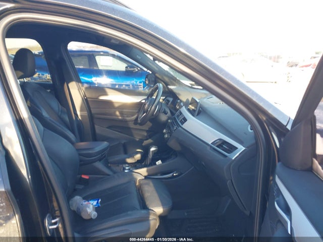 2019 BMW X1 WBXHT3C53K5L35331 Photo 4