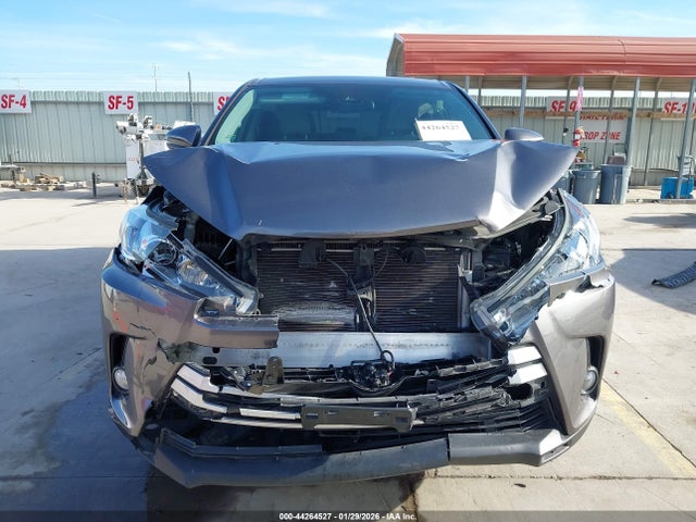 5TDZZRFH1KS363762 Toyota Highlander Le Plus