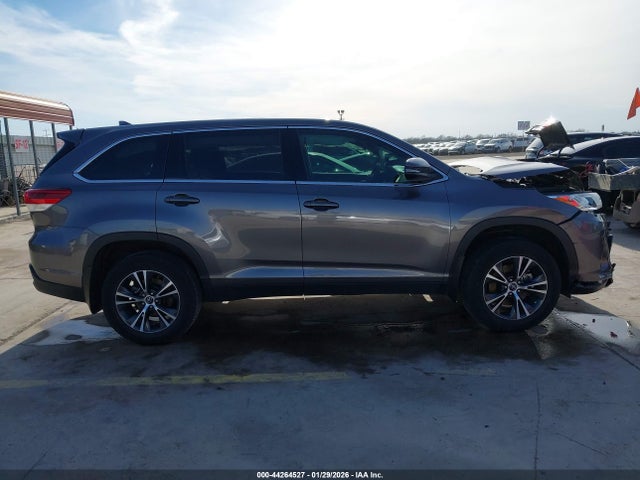 5TDZZRFH1KS363762 Toyota Highlander Le Plus