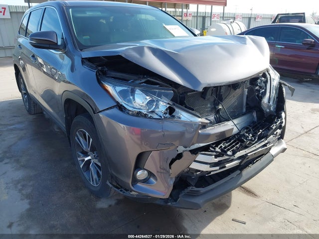 5TDZZRFH1KS363762 Toyota Highlander Le Plus