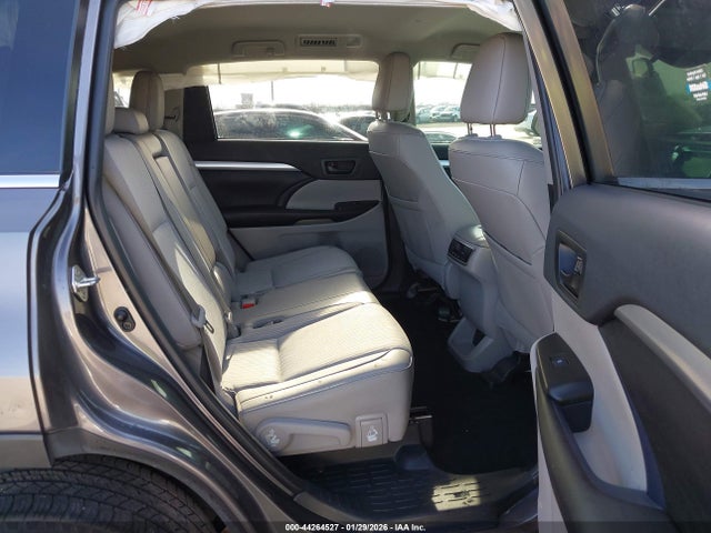 5TDZZRFH1KS363762 Toyota Highlander Le Plus