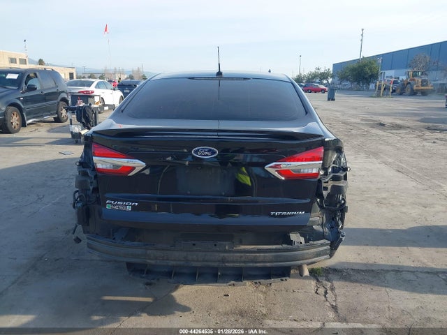 Ford Fusion Energi Titanium 2019 3FA6P0SU7KR216488 Image 17