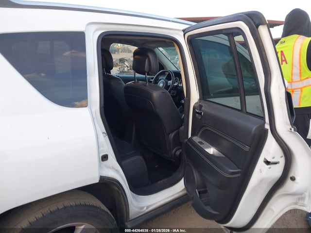 Jeep Compass Latitude 2014 1C4NJCEBXED690306 Image 8