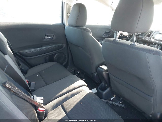 3CZRU5H32KG710646 Honda HR-V LX